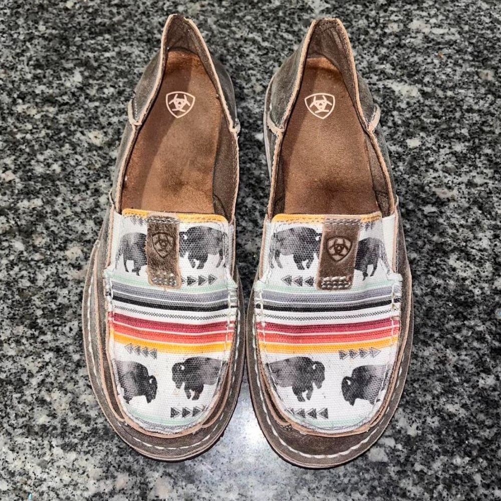 Ariat Women’s Buffalo Print Slip-On Moccasins with Multicolor Stripes Size 8